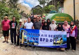 Bank BPD DIY Peduli Salurkan Bantuan Air Bersih 30 Tangki untuk Tiga Padukuhan di Kalurahan Tepus